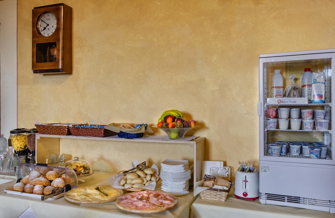 Hotel Casa Diocesana Di Лукка Экстерьер фото