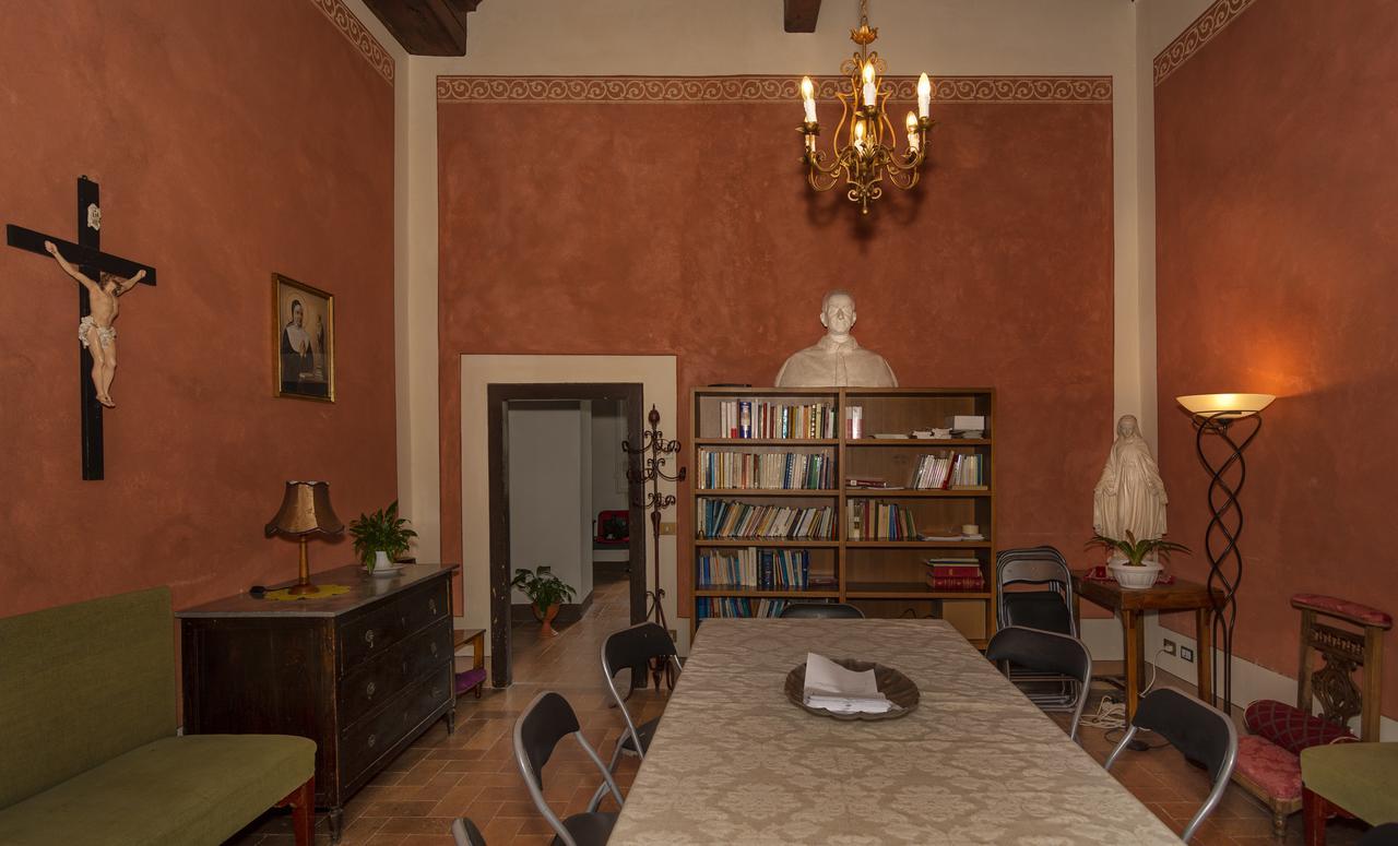 Hotel Casa Diocesana Di Лукка Экстерьер фото