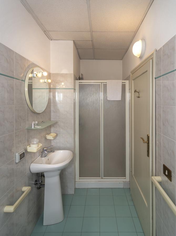 Hotel Casa Diocesana Di Лукка Экстерьер фото
